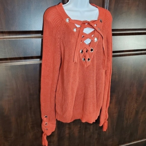 FOREVER 21 Knit Sweater - Picture 2 of 8